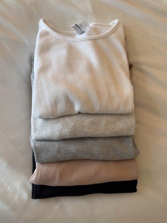 H&M Tops - Bundle of H&M ribbed cropped t shirts